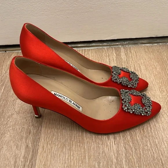 Manolo Blahnik Hangisi 70 Satin Pump - Picture 6 of 7